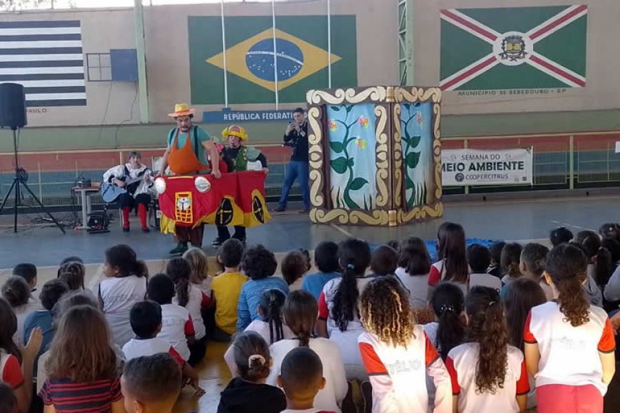 Projeto teatro nas escolas apresenta espetáculo sobre Meio Ambiente